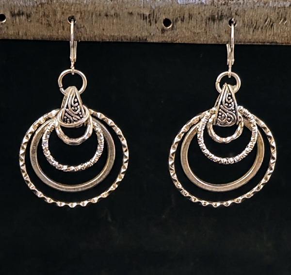 LARGE 4 SILVER RINGS LEVERBACK EARWIRES