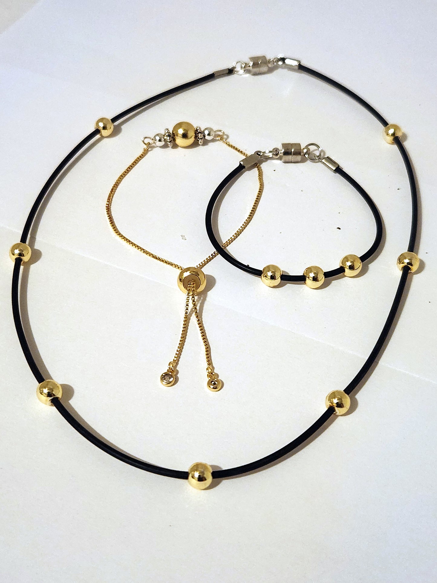 18K GOLD BALL CHOKER