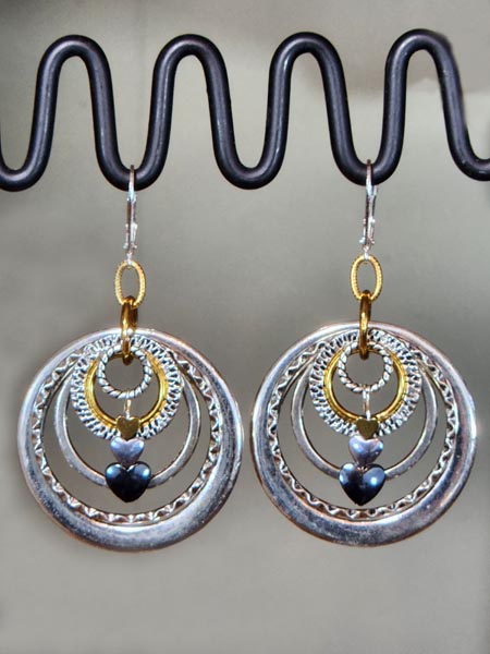 LARGE HOLLI HEART EARRINGS