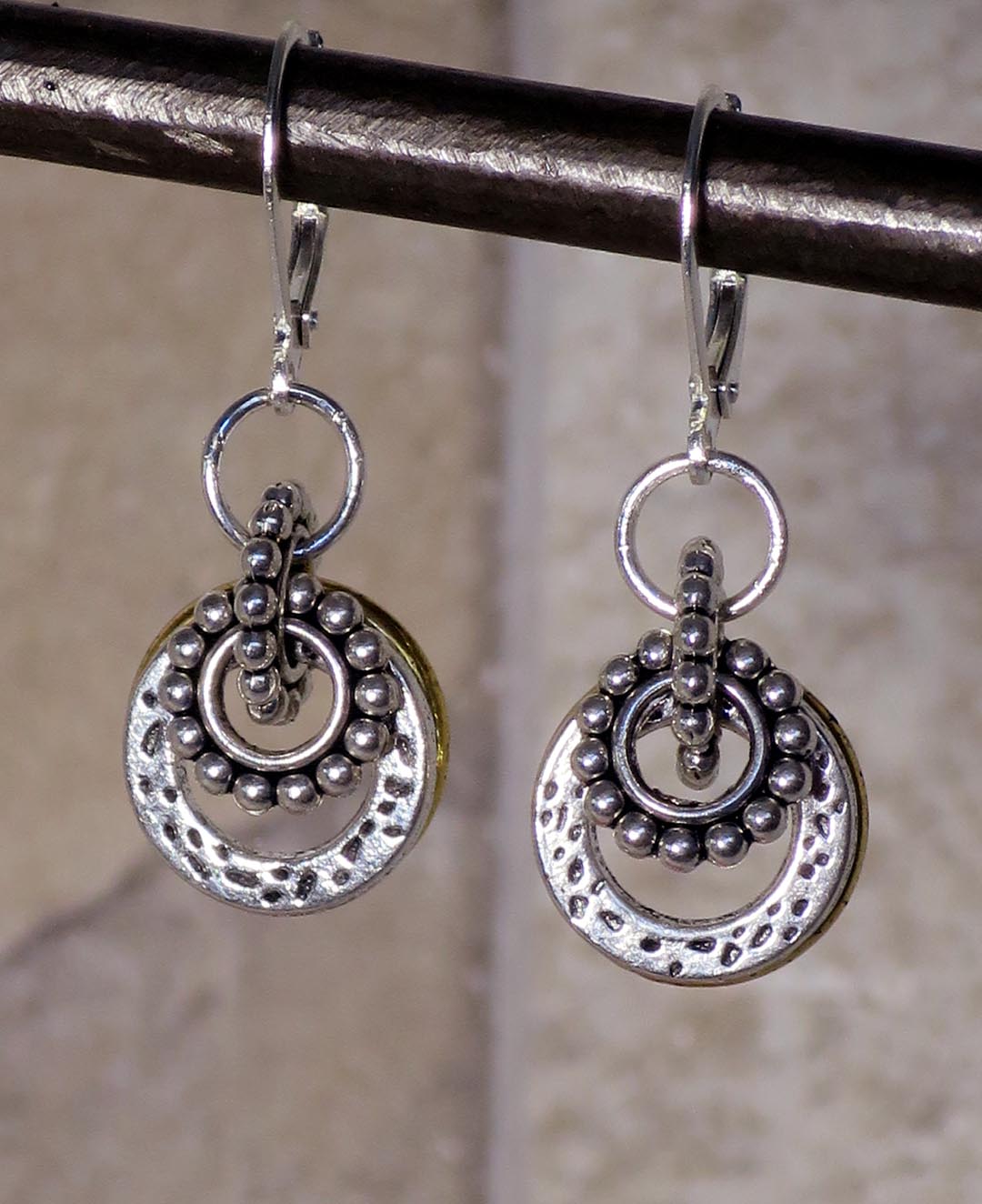 SMALL DOUBLE RING EARRING