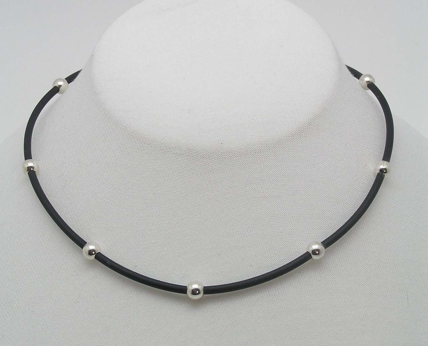 STERLING SILVER 6 BALL CHOKER NECKLACE