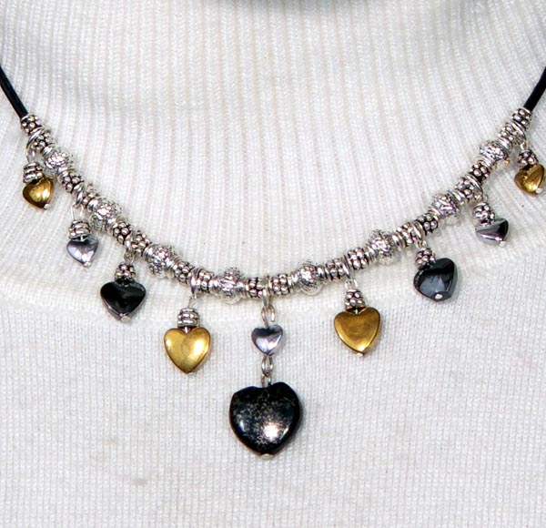 HOLLI HEART NECKLACE