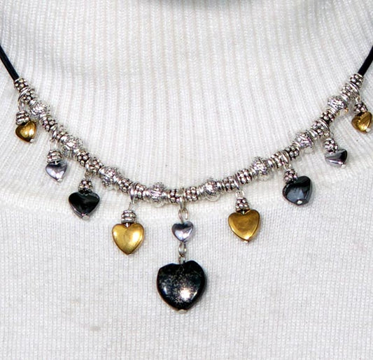 HOLLI HEART NECKLACE