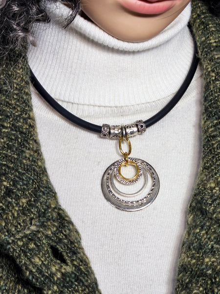 LARGE 5 RING GOLD/SILVER  on 5MM CHOKER NECKLACE