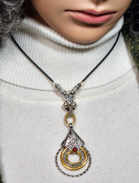 ADJUSTABLE GOLD AND SILVER RINGS W CARNELIAN STONE NECKLACE