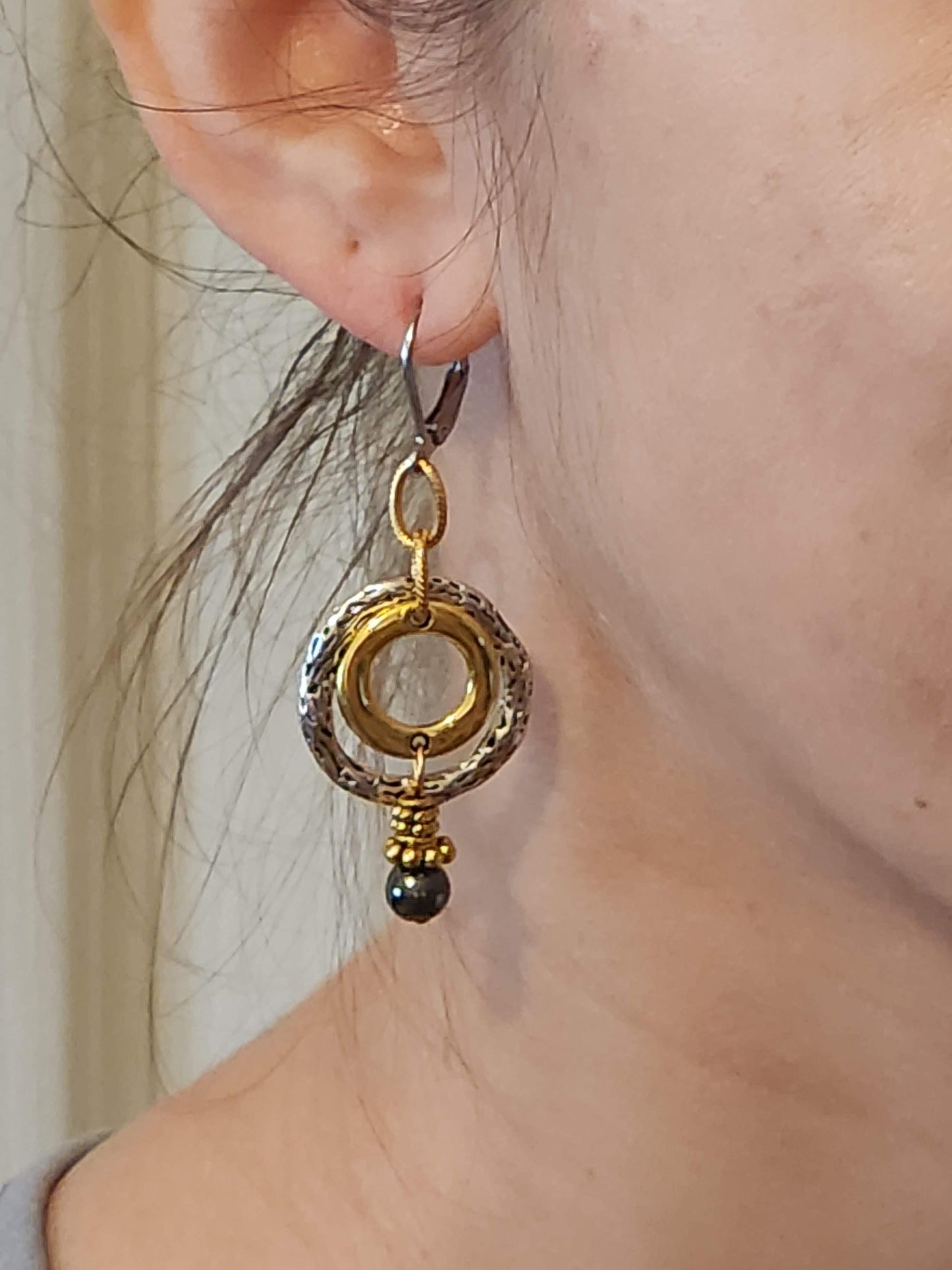 GOLD, SILVER 2 RING W GREY HEMATITE BALL EARRING