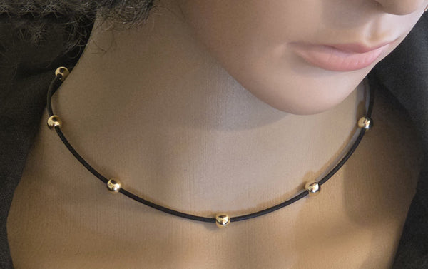 18K GOLD BALL CHOKER