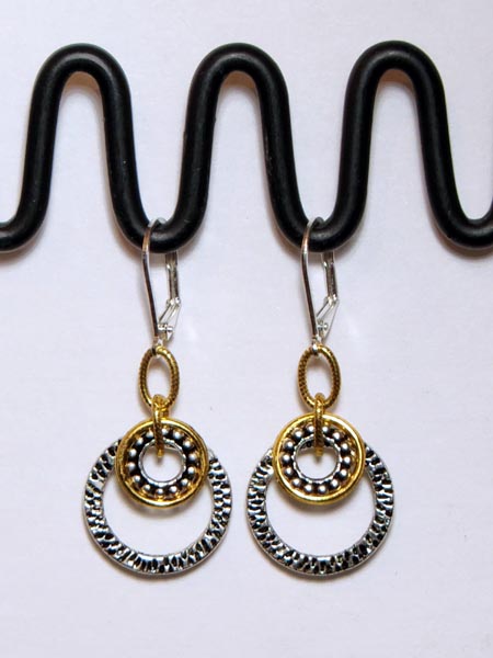 GOLD N SILVER  3 RING MEDIUM TO SMALL EARRING